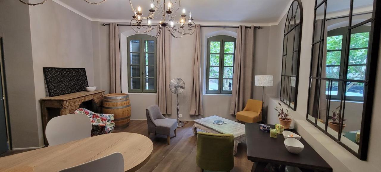 Une Chambre A Юзес Екстер'єр фото