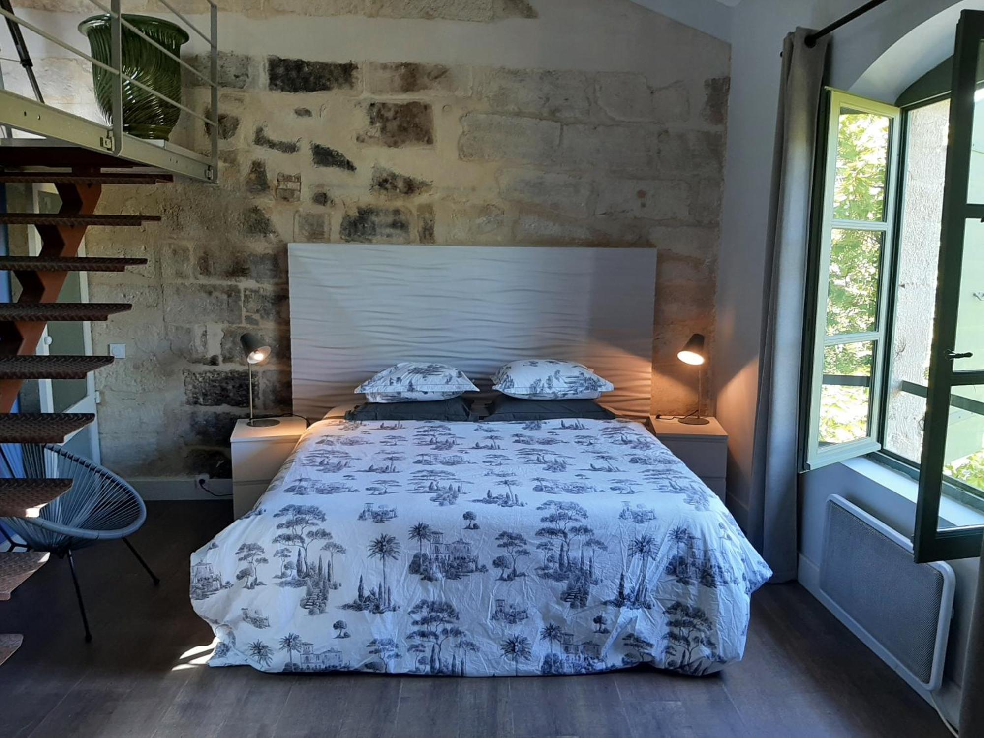 Une Chambre A Юзес Екстер'єр фото